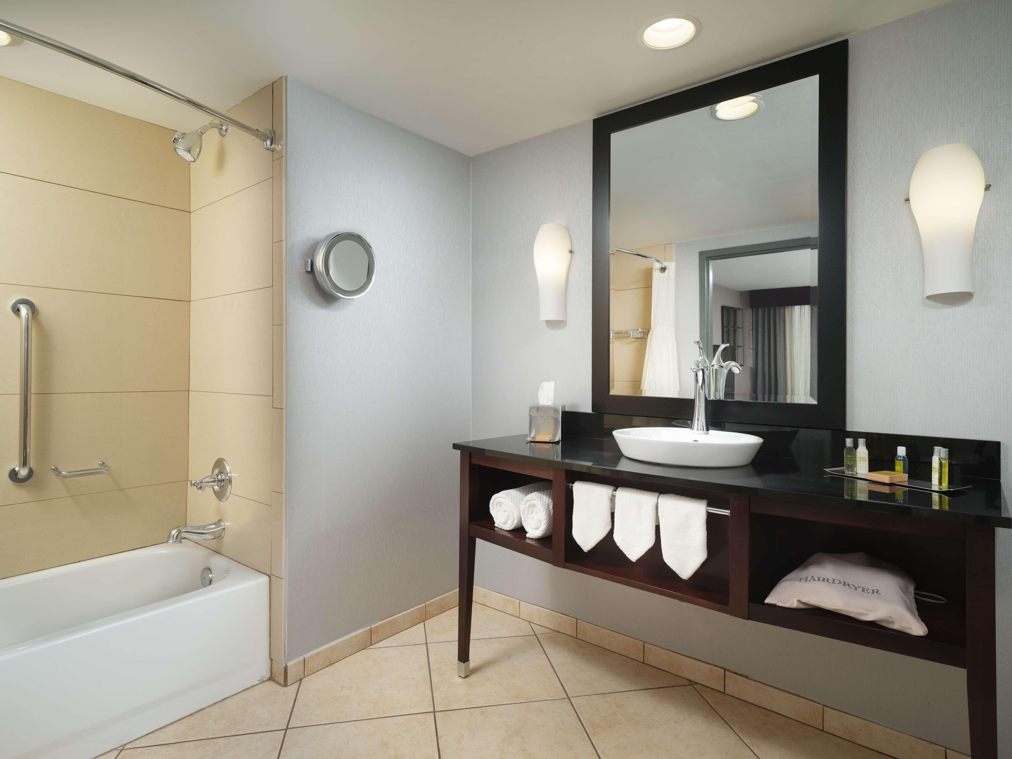 Doubletree By Hilton Hotel Chattanooga Downtown Buitenkant foto