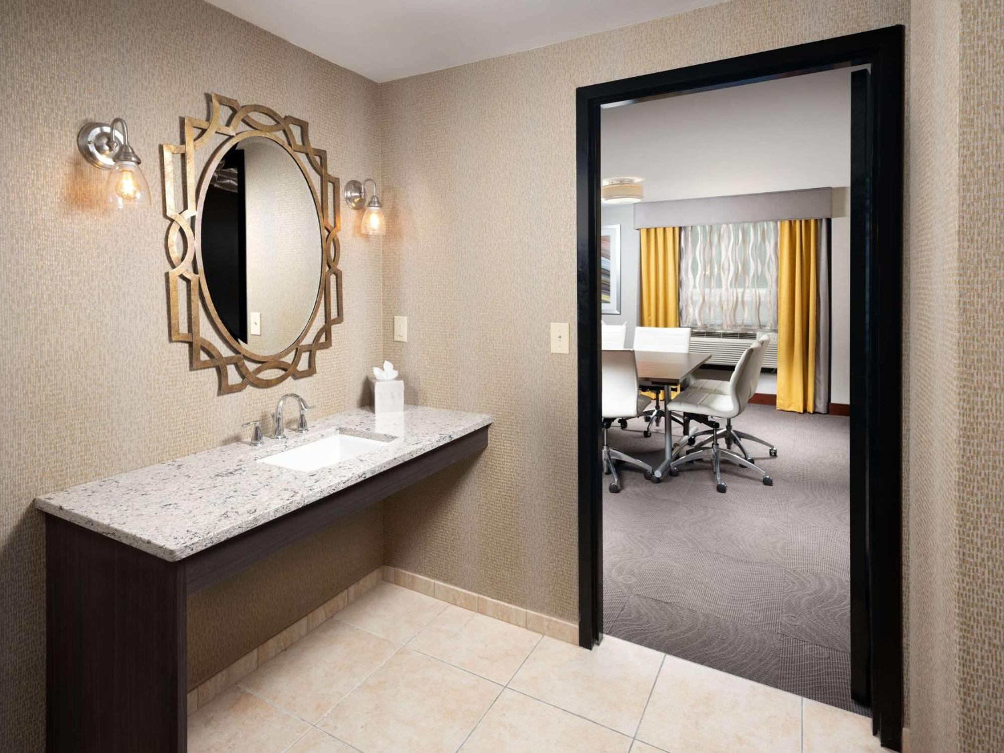 Doubletree By Hilton Hotel Chattanooga Downtown Buitenkant foto